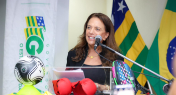 Gracinha Caiado entrega R$ 1,5 milhão em material esportivo para municípios goianos